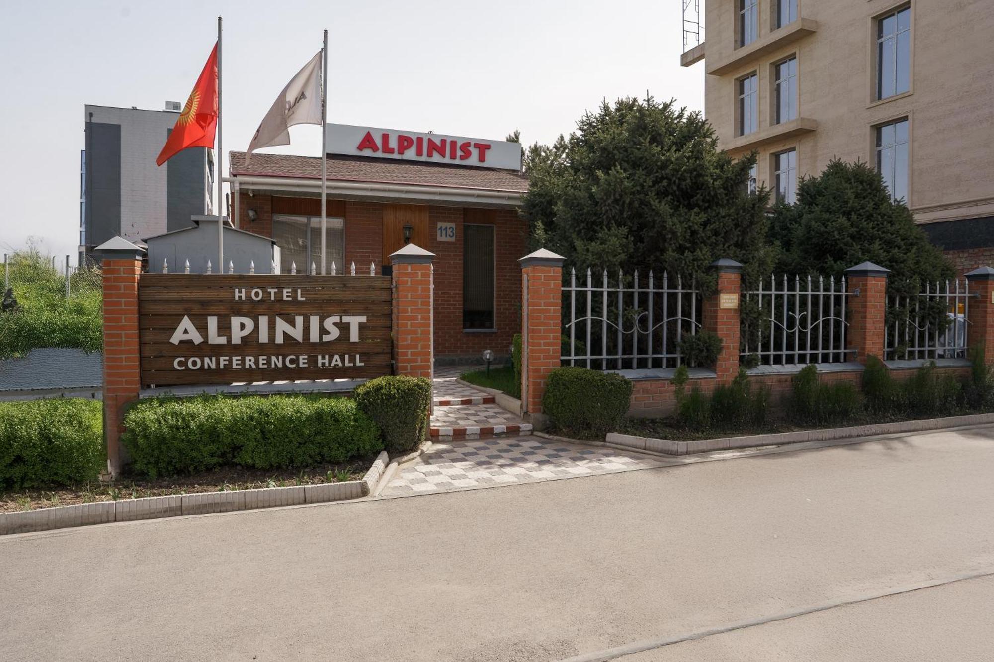 Alpinist Hotel Bishkek Exteriör bild