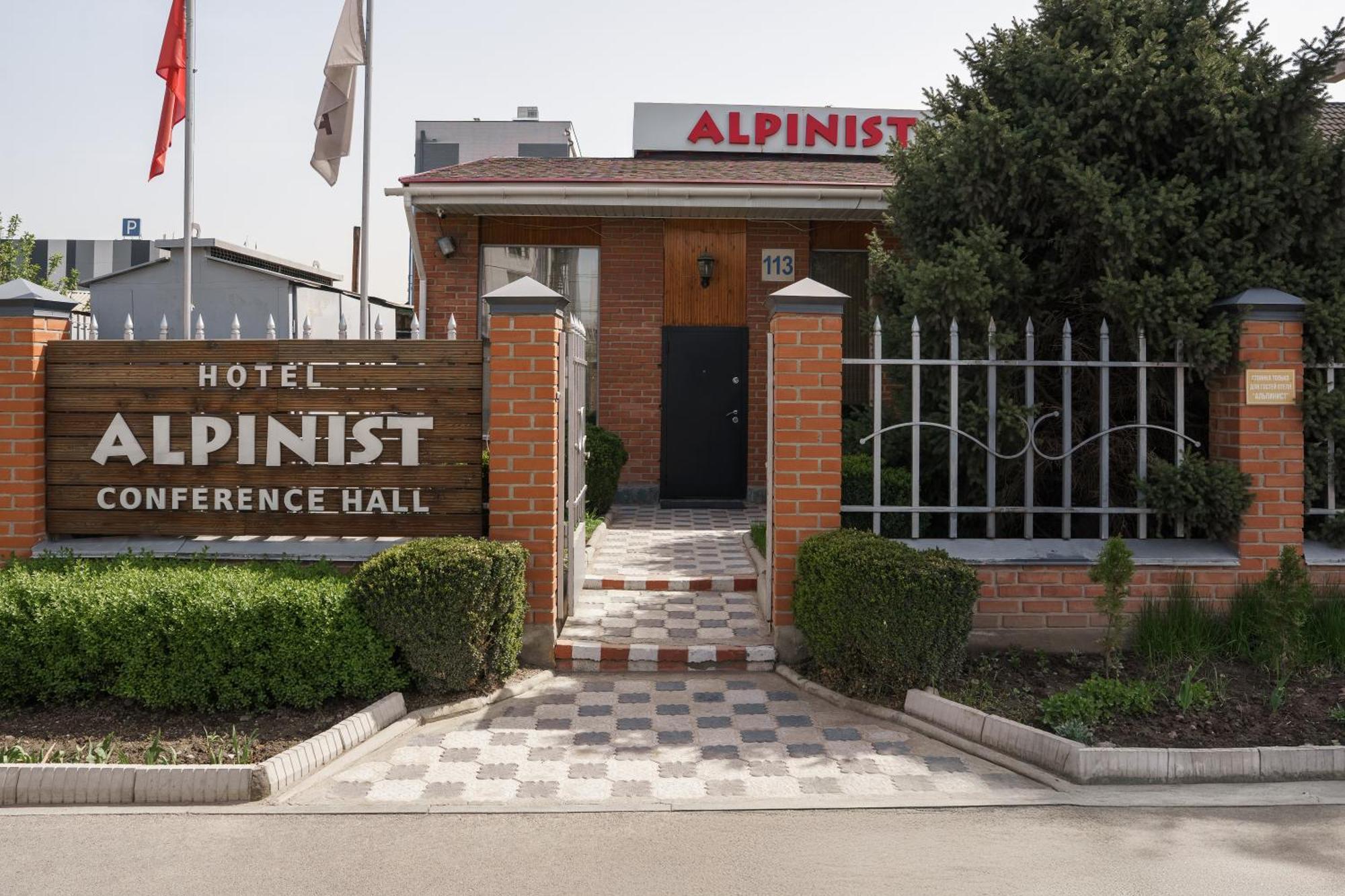 Alpinist Hotel Bishkek Exteriör bild